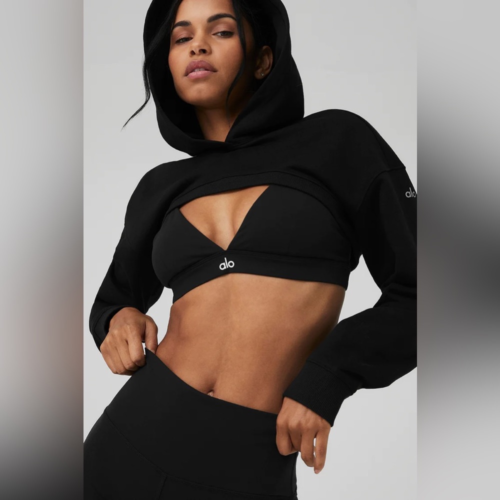 alo yoga - cropped “shrug it off” hoodie